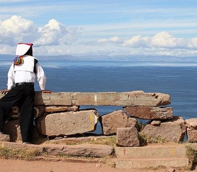 Isla de los Uros, hospedaje en Amantani, Lago Titicaca