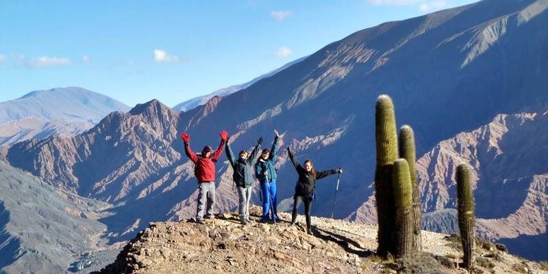 Trekking group in Cerro Negro